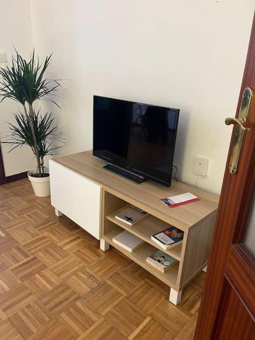 Acogedor Y Soleado Apartamento Recien Amueblado En Gijón Buitenkant foto