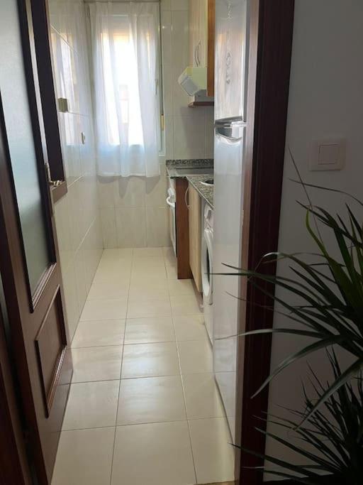 Acogedor Y Soleado Apartamento Recien Amueblado En Gijón Buitenkant foto