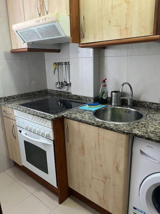 Acogedor Y Soleado Apartamento Recien Amueblado En Gijón Buitenkant foto